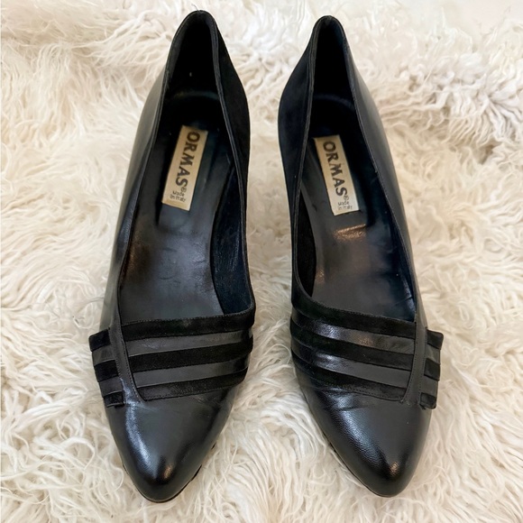ormas Shoes - Vintage all leather kitten heels